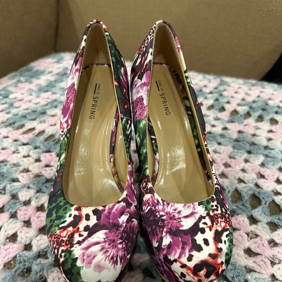 Heels - Picture 7 of 7